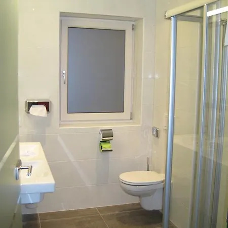 מלון Harakiri Partyhouse