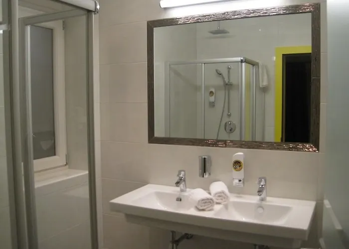 酒店 Harakiri Partyhouse 迈尔霍芬