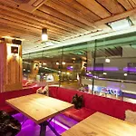 Hotel Harakiri Partyhouse 3*